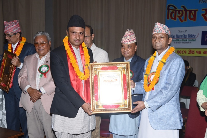 Chiranjibi Adhikari Receives ICT Award