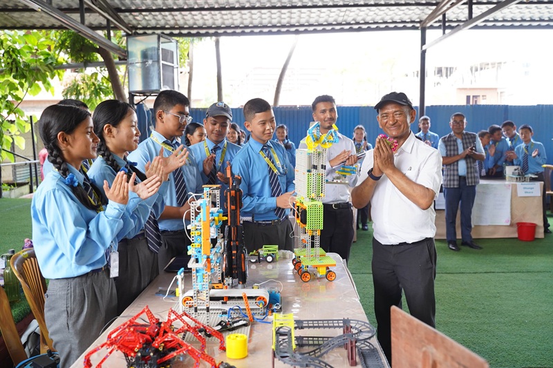 Everest School Nurturing Future Scientist