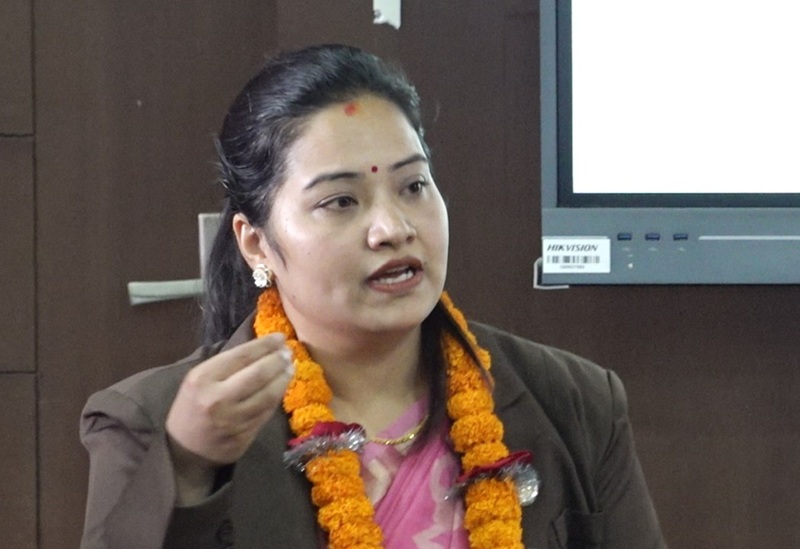 Minister warning civil servants