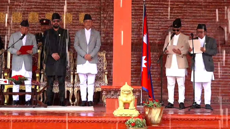 गृहमन्त्री गुरुङ र विज्ञान, प्रविधिमन्त्री पुनले लिए सपथ 