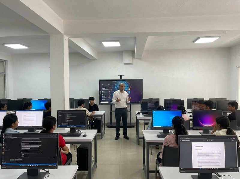 टेकपाइला इनोभेसन्सद्वारा जेभियर इन्टरनेसनल कलेजमा एआई, साइबर सुरक्षा र डेटा साइन्सको व्यावसायिक कोर्ष सुरु