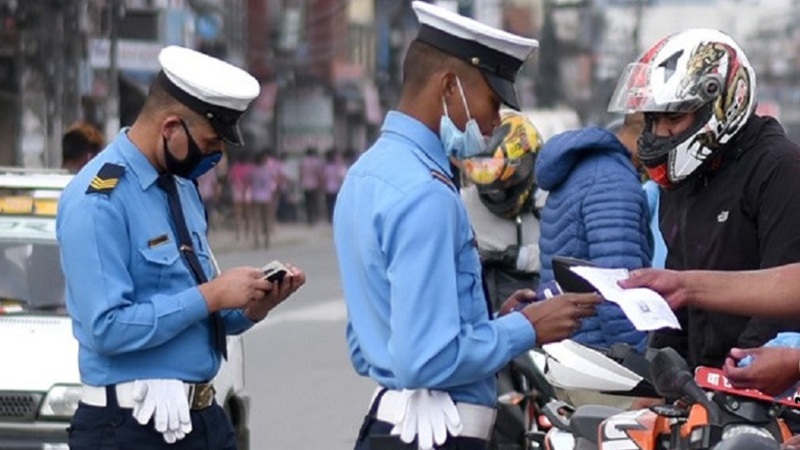 २४ घण्टामा ट्राफिक प्रहरीले गर्यो १ हजार ४५८ जनालाई कारबाही