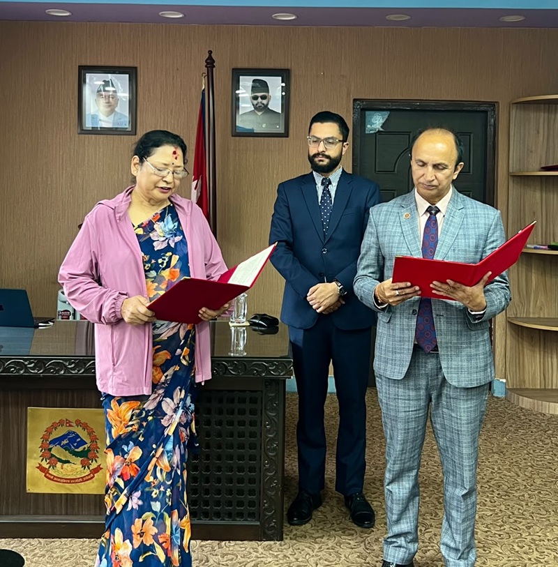 विश्वविद्यालय अनुदान आयोगका अध्यक्ष केसी र सचिव श्रेष्ठले लिए शपथ 