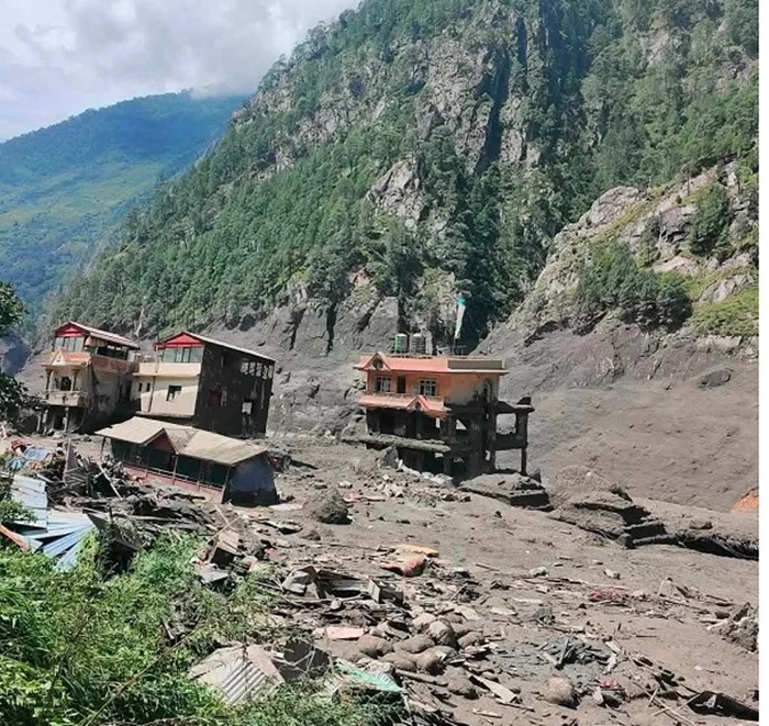 बाढीले टिमुरे–बेत्रावतीका दर्जनभन्दा बढी बैंक शाखा प्रभावित