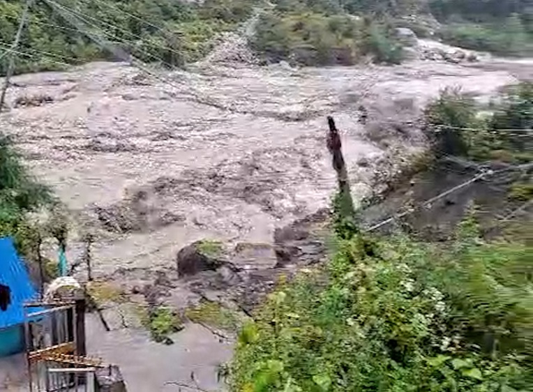 म्याग्दीमा पहिरोका कारण ६ जनाको मृत्यु, ३ जना बेपत्ता